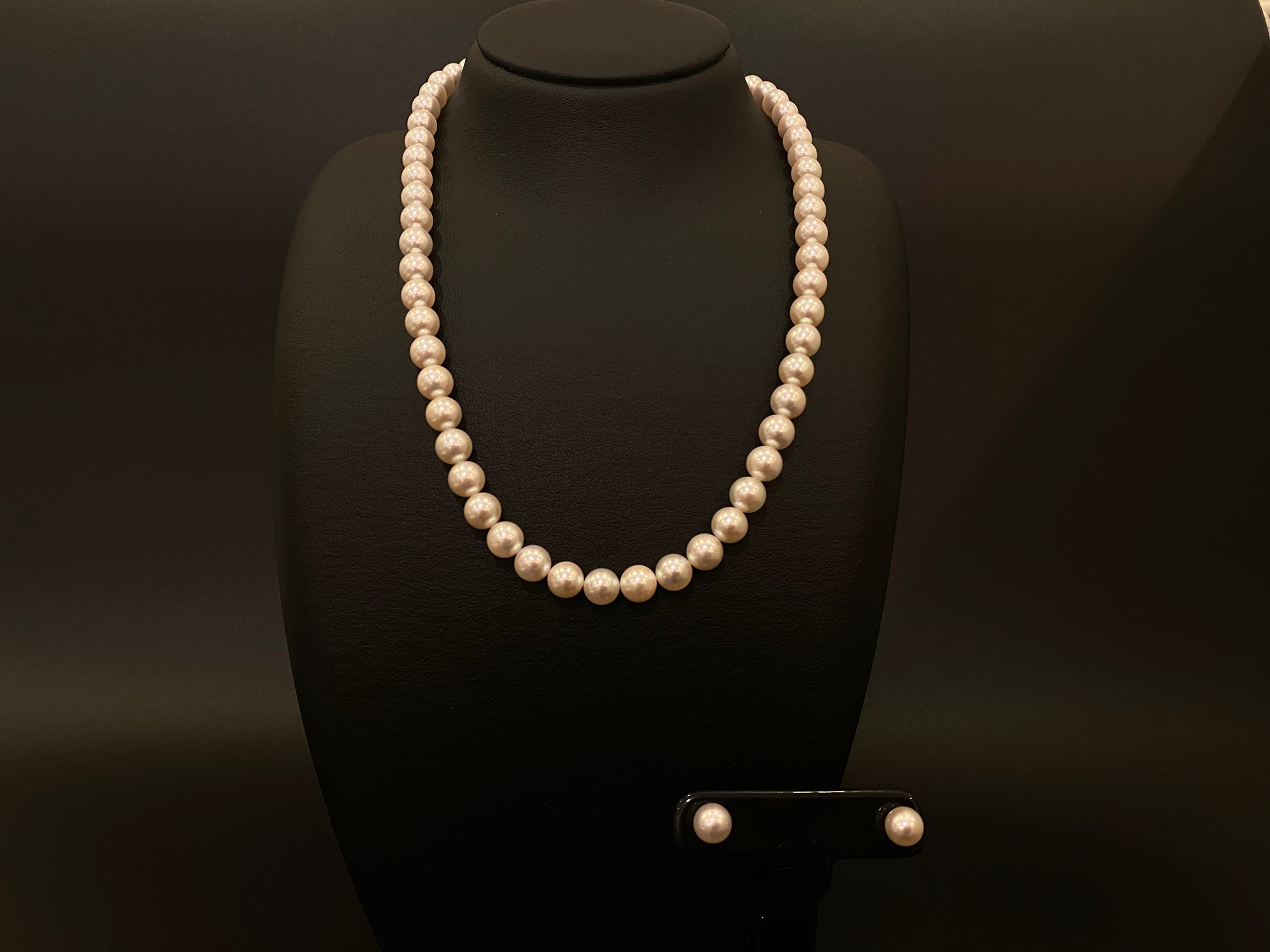 真珠のカタチセミラウンドリアルパール　真珠　鑑定書付き　ネックレス　イヤリングセット　箱付き